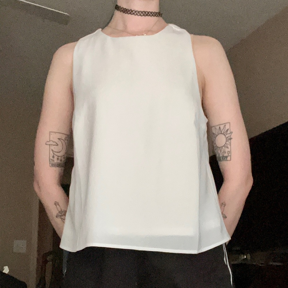 🪽 Flowy Sleeveless Top